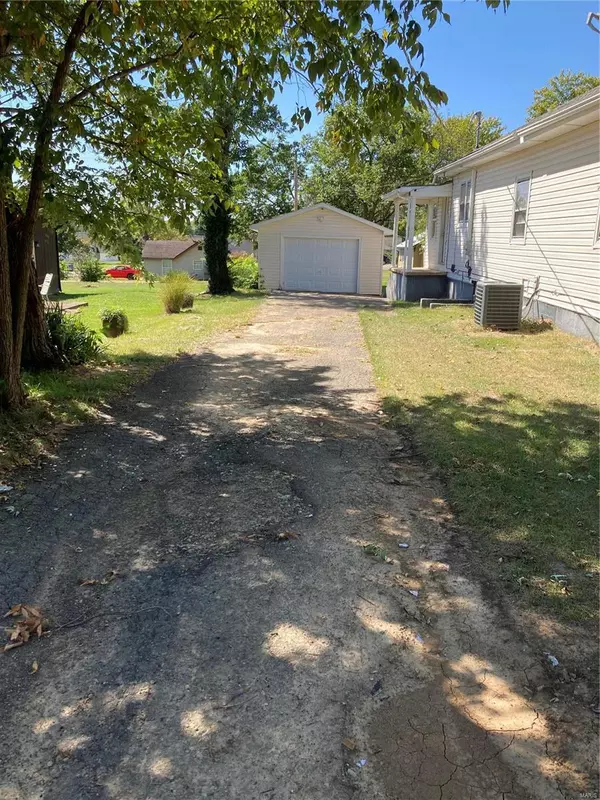 Desloge, MO 63601,411 S School ST