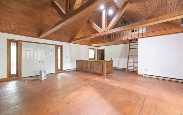 St James, MO 65559,19255 State Route EE