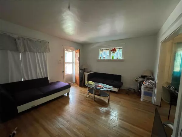 St Louis, MO 63121,3512 Lincoln AVE