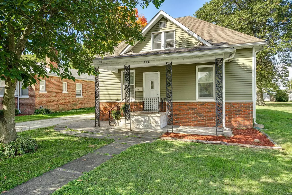 Carlinville, IL 62626,722 N Charles ST