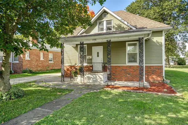722 N Charles ST, Carlinville, IL 62626