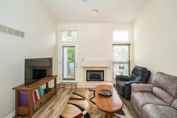 Ballwin, MO 63021,1696 Ridgeview Circle DR