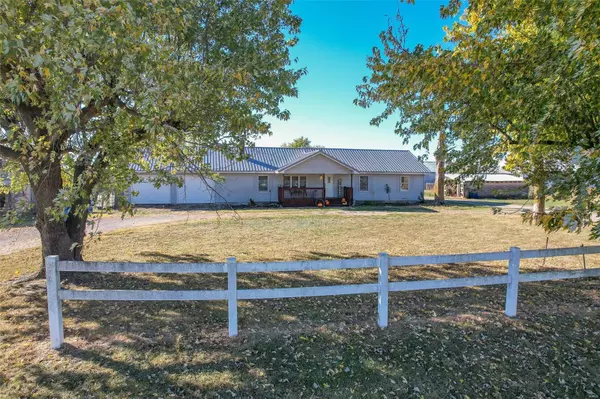 24110 Evanston RD, Lebanon, MO 65536