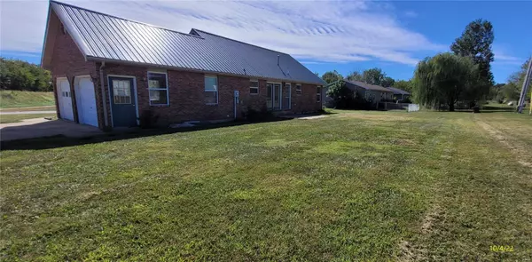 Owensville, MO 65066,101 W Fairview AVE