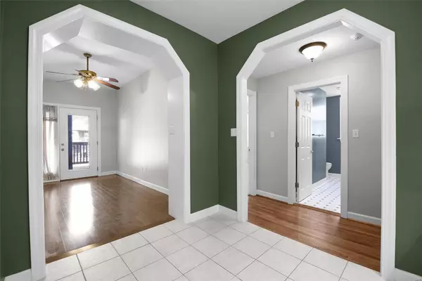 St Louis, MO 63105,6239 Rosebury Avenue AVE #2E