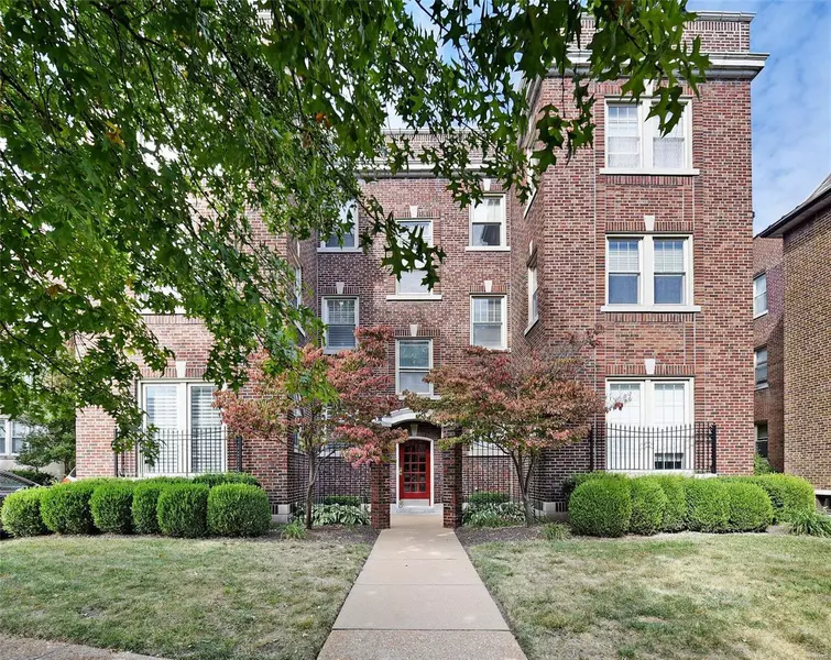 6239 Rosebury Avenue AVE #2E, St Louis, MO 63105