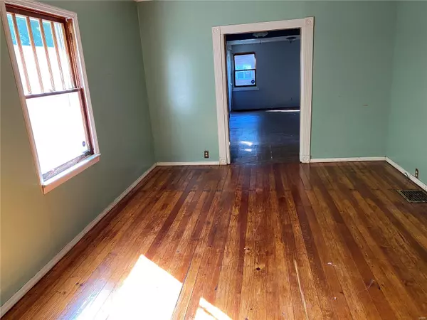 St Louis, MO 63137,279 Habecking DR