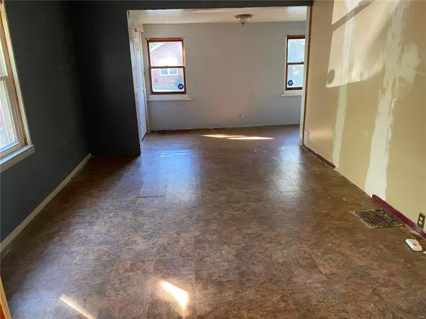 St Louis, MO 63137,279 Habecking DR