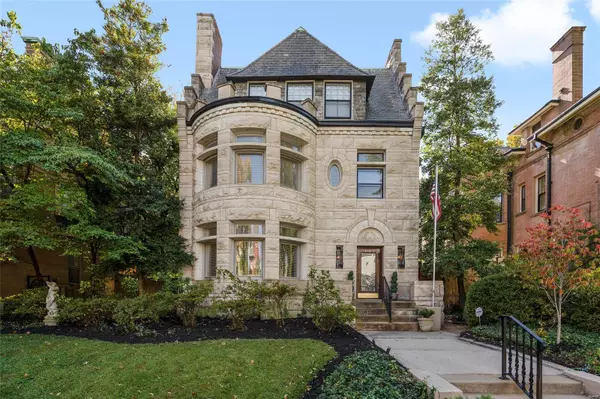 St Louis, MO 63108,4410 Westminster PL