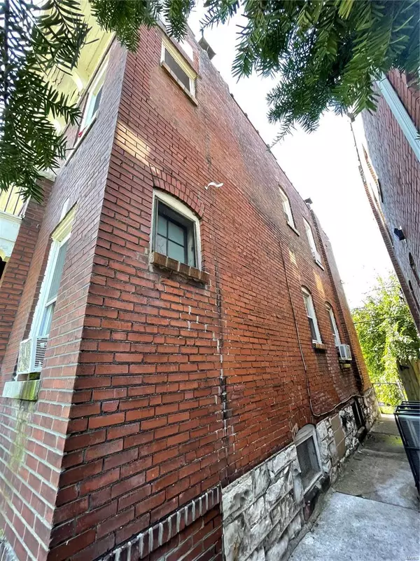 St Louis, MO 63111,204 Bellerive BLVD