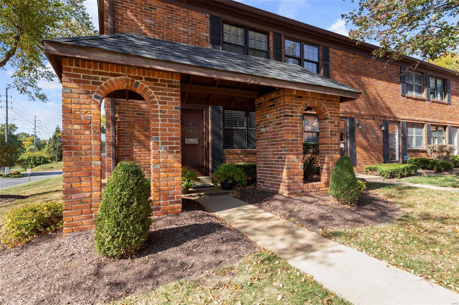 7979 Royal Arms Ct, Crestwood, MO 63123
