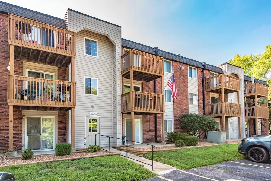 2745 Westphalia CT #F, St Louis, MO 63129