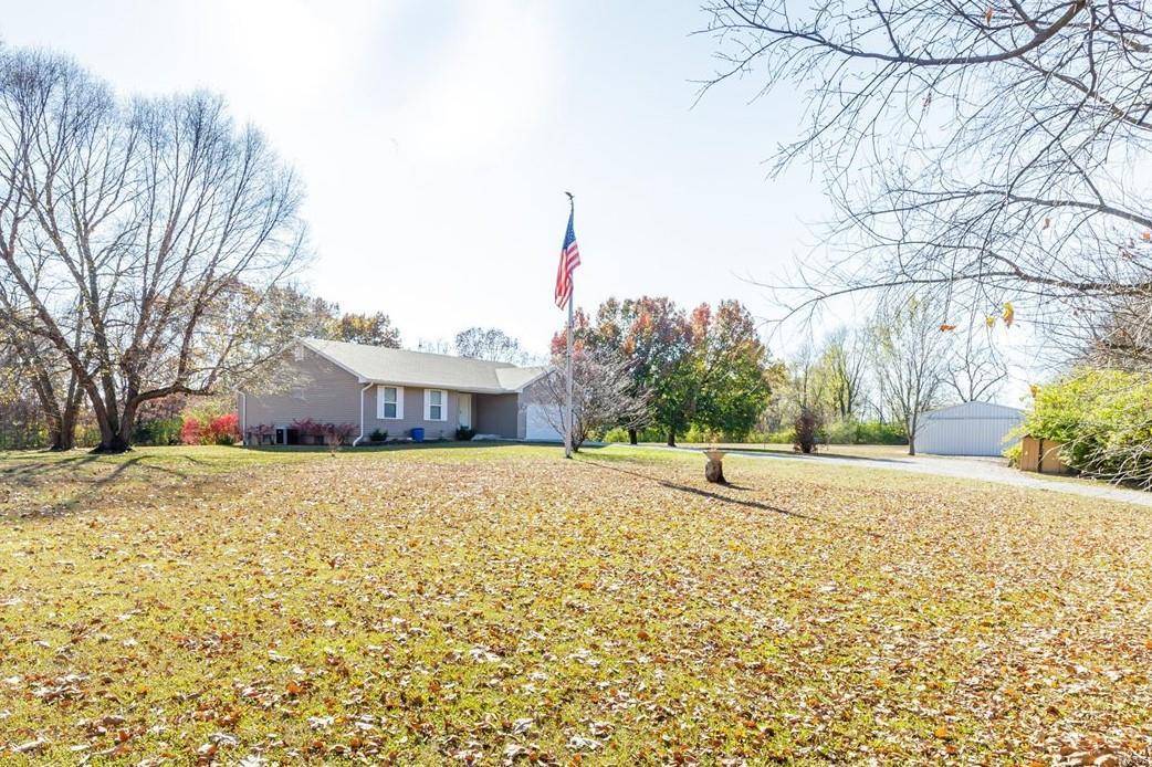 852 Highway Y, Winfield, MO 63389