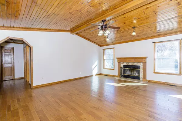 Winfield, MO 63389,852 Highway Y