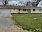 411 S Jobe DR, Bertrand, MO 63823