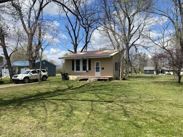 812 E John ST, Campbell, MO 63933