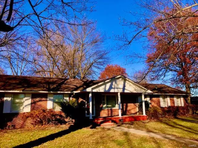 1508 E commercial ST, Charleston, MO 63834