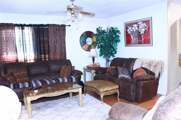 Sikeston, MO 63801,614 Dempster ST