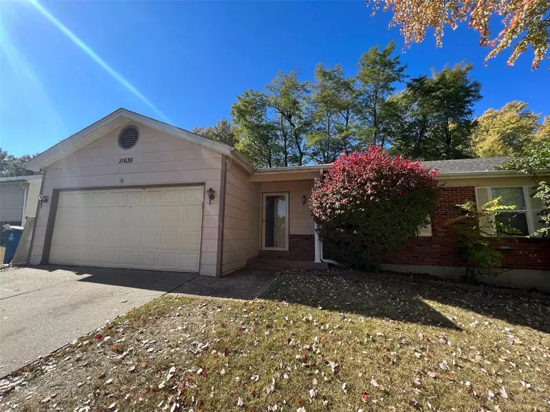 11635 Hazeloak DR, Black Jack, MO 63033