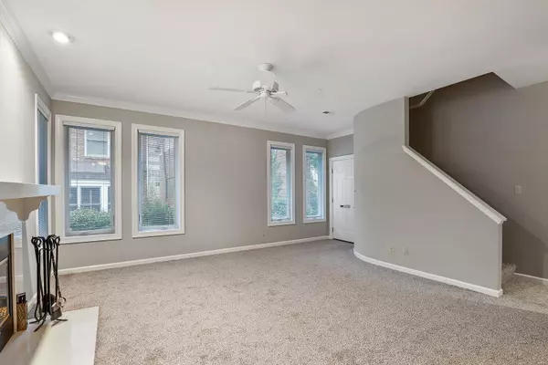 Clayton, MO 63105,431 Polo DR #D