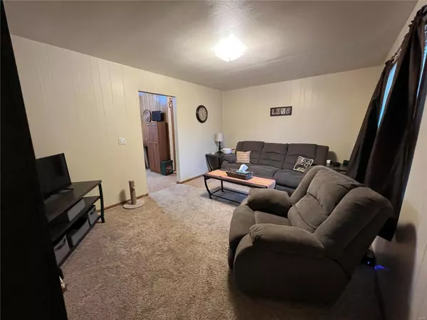 East Alton, IL 62024,519 Sullivan ST