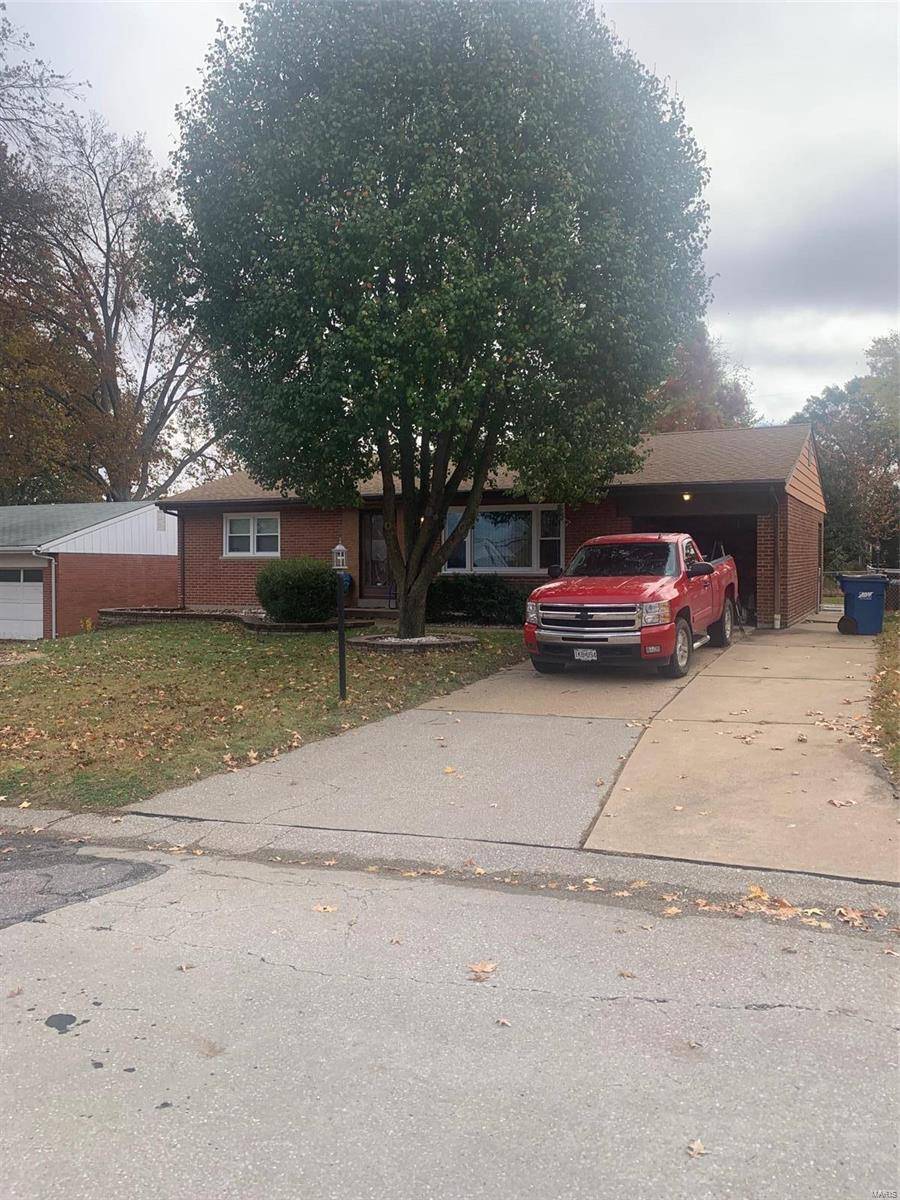 8422 Rockhaven LN, Affton, MO 63123