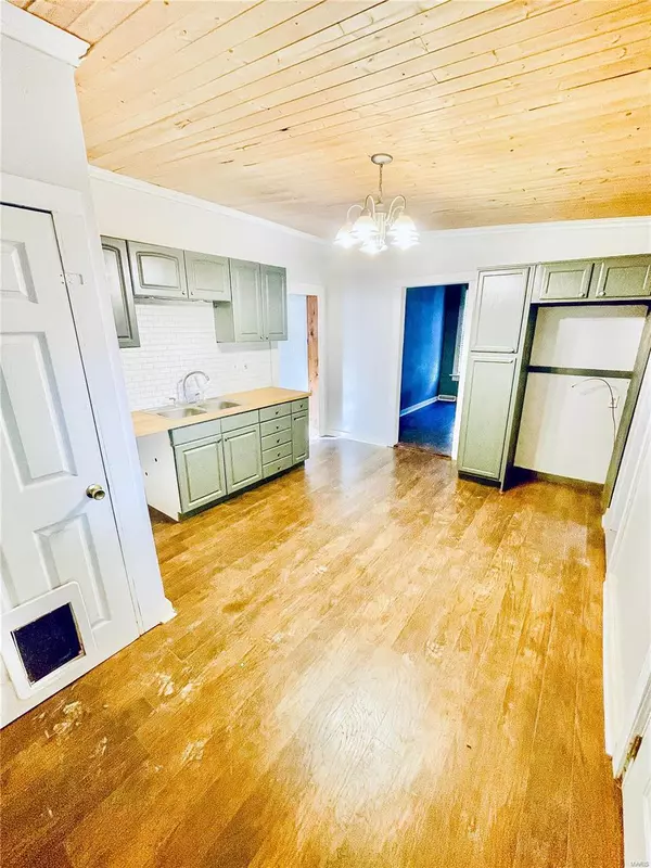 Trenton, IL 62293,112 S Cedar ST