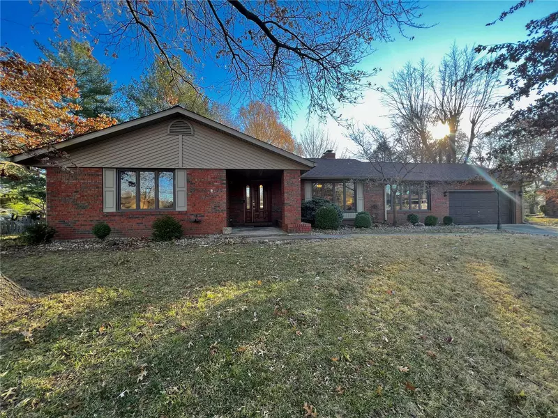 41 Crestview DR, Glen Carbon, IL 62034
