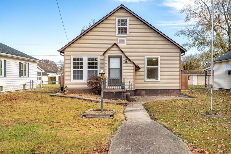 302 W Oak, Benld, IL 62009