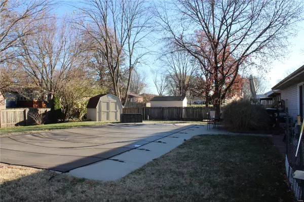 Troy, IL 62294,207 MEADOW DR