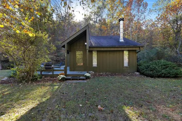 1764 Nappier RD, St Clair, MO 63077