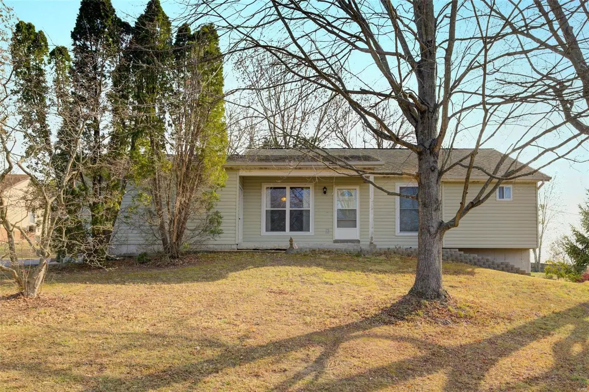 Villa Ridge, MO 63089,5926 Golden Pond