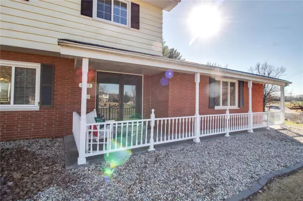 Godfrey, IL 62035,1513 Colonial DR