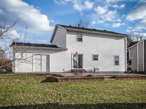 Maryville, IL 62062,1021 Meadow Lake DR