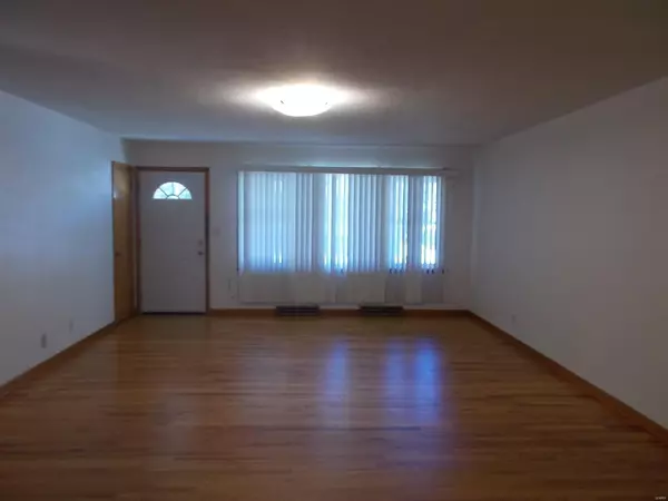 Carbondale, IL 62901,511 N Springer ST