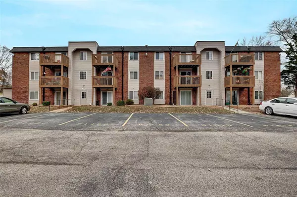 2741 Westphalia CT #B, St Louis, MO 63129