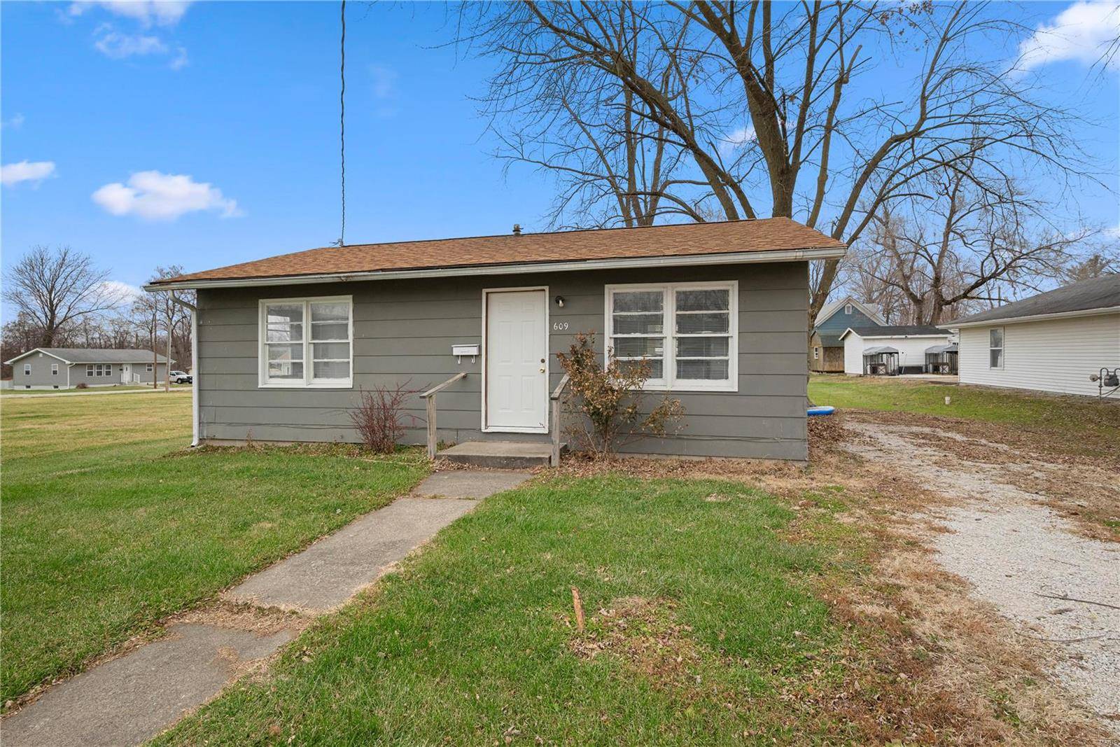 609 W Locust ST, Bowling Green, MO 63334