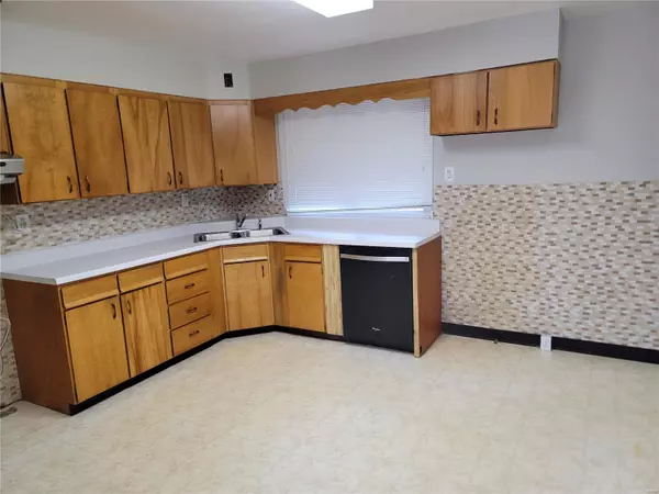 St Louis, MO 63136,10048 Pepper LN