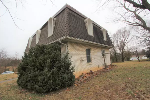 Potosi, MO 63664,301 Sunset LN