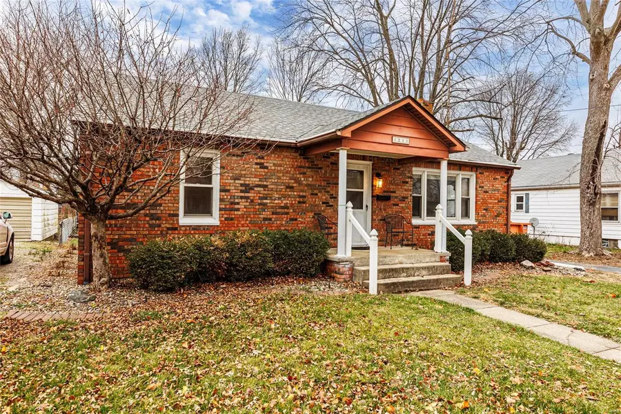 1211 N Madison, Litchfield, IL 62056