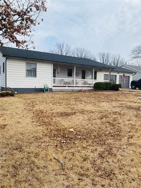 830 Karen Ann DR, Sullivan, MO 63080