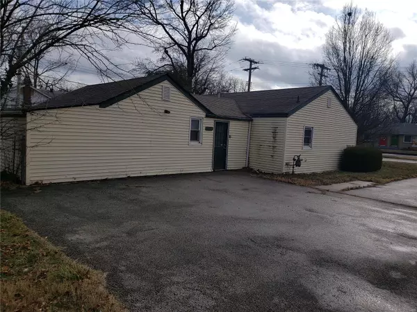 St Louis, MO 63134,8557 Frost AVE