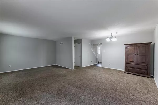 St Louis, MO 63146,10453 Corbeil DR