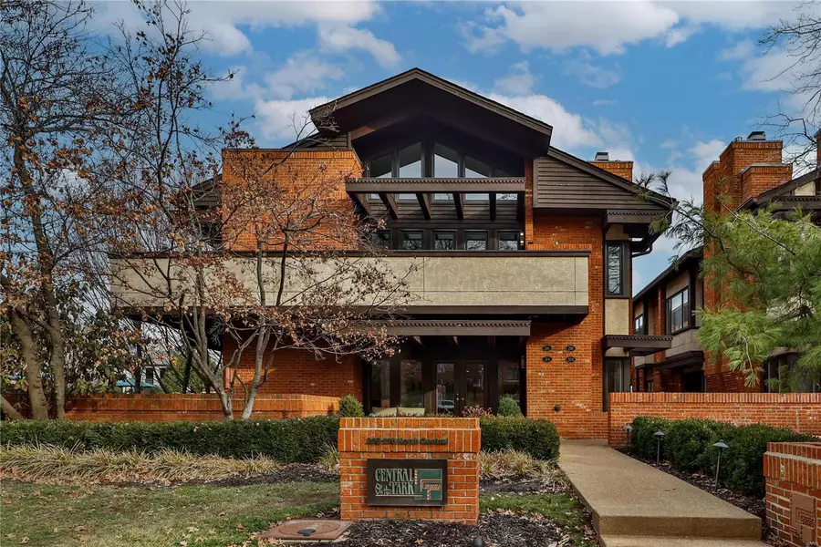 214 N Central AVE #A, Clayton, MO 63105