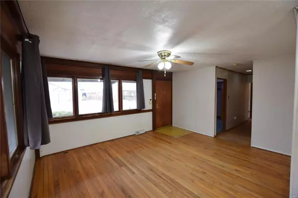 Collinsville, IL 62234,400 Meadow LN