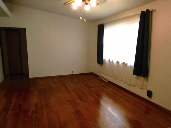 Alton, IL 62002,201 Alben ST