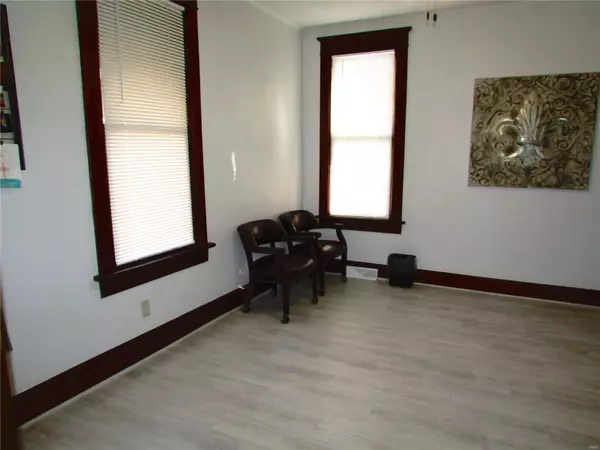 East Alton, IL 62024,205 W Main ST