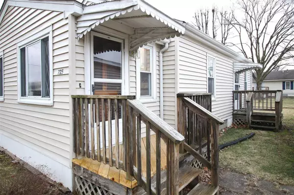 Bethalto, IL 62010,725 N Prairie ST