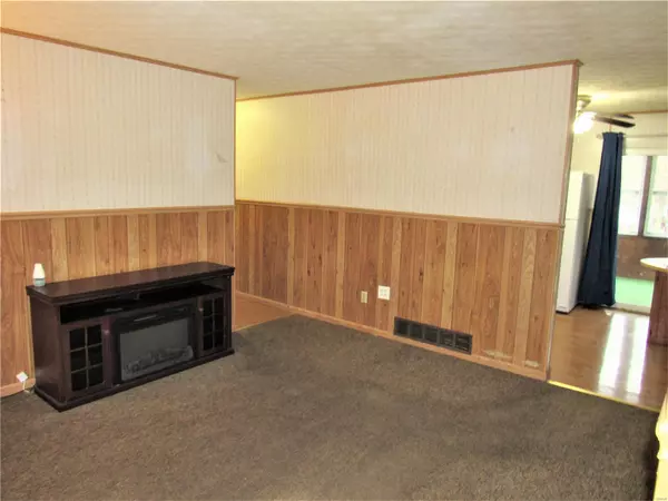 Godfrey, IL 62035,5707 King Arthur LN