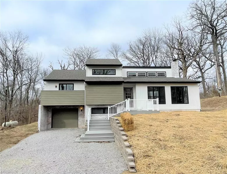 2713 Mullins RD, Millstadt, IL 62260